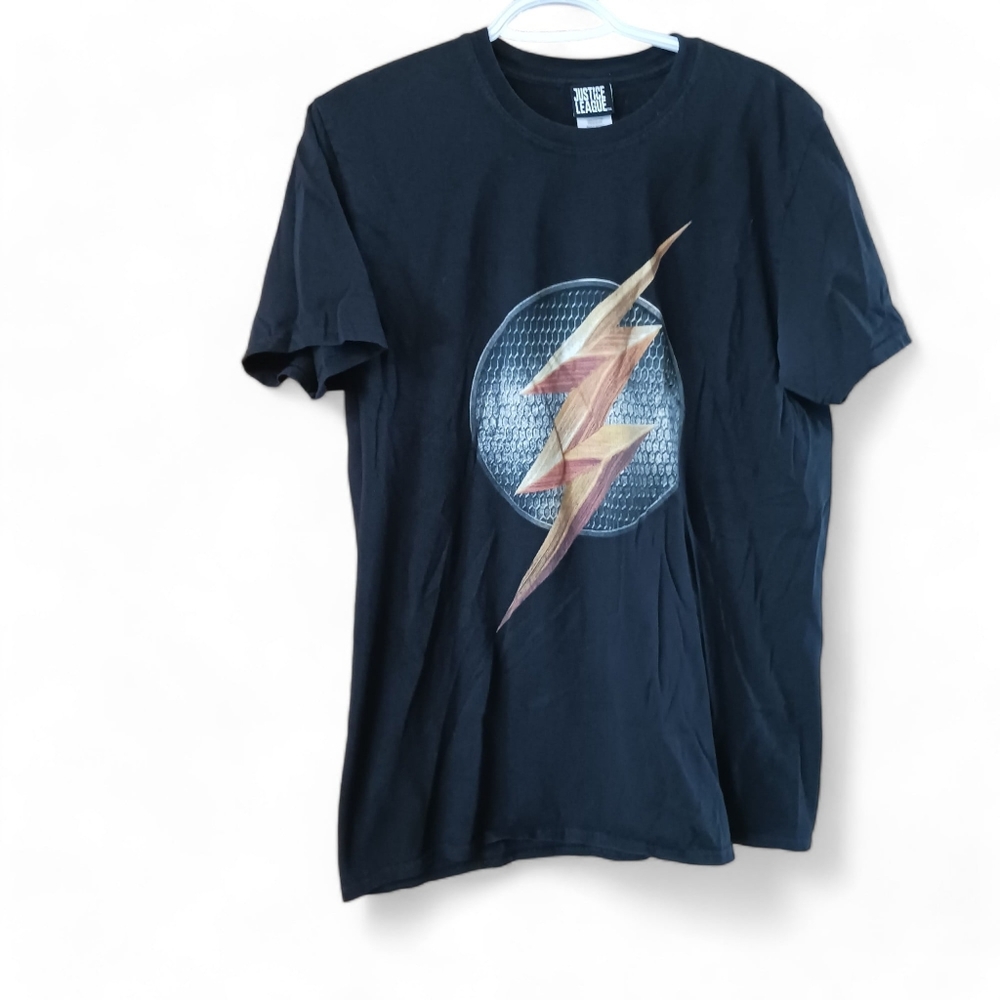 Justice League Black short sleeve Lightning Bolt graphic T shirt.